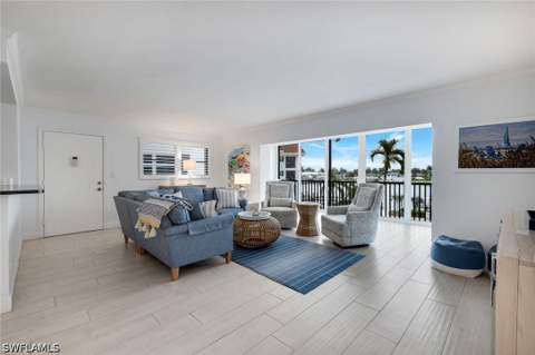 222 Harbour Dr 312, Naples FL - photo 7 of 18