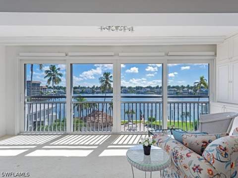2800 Gulf Shore Blvd N 406, Naples FL - photo 9 of 19