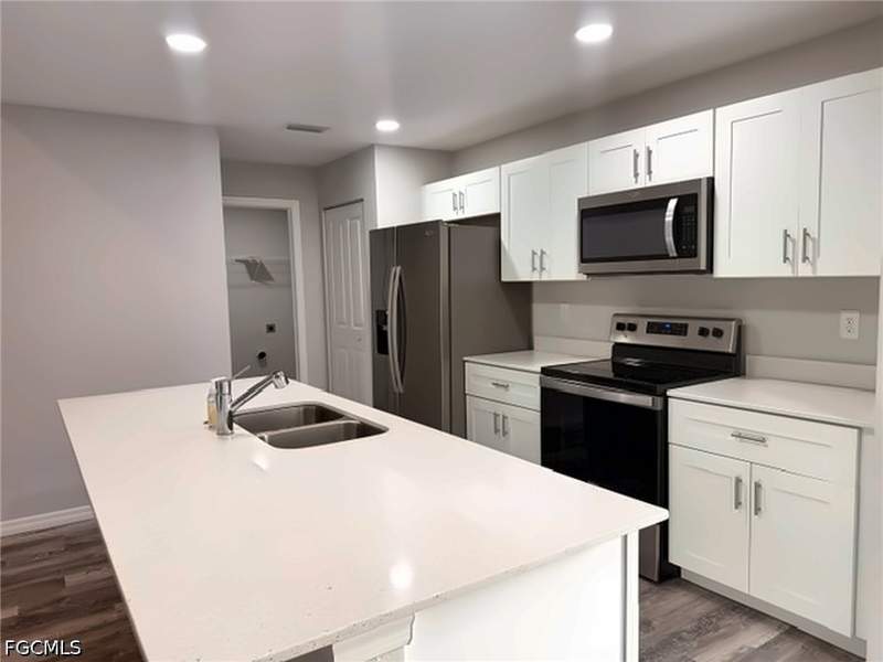 4 bedroom SingleFamilyResidence at 202 NW 25th Pl, Cape Coral, Cape Coral — photo 3