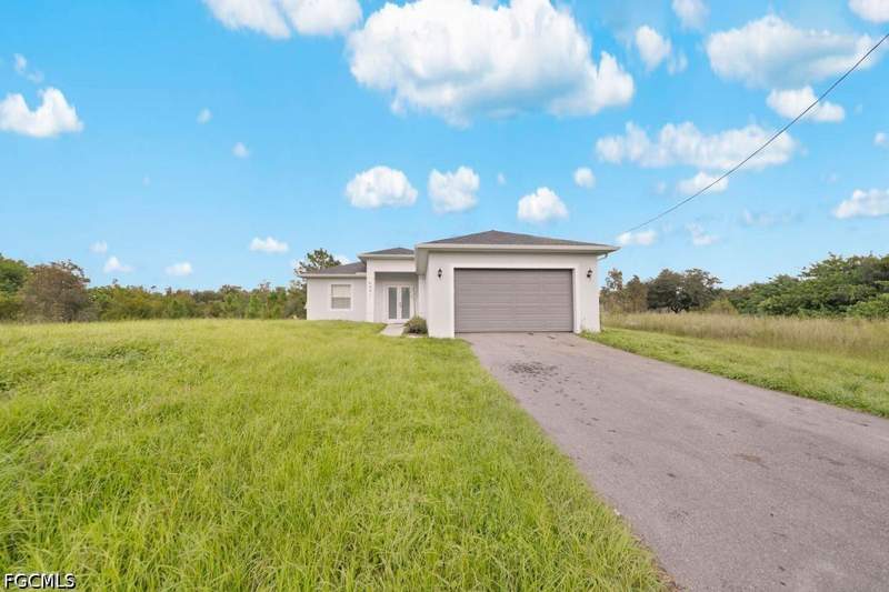 3 bedroom SingleFamilyResidence at 4391 66th Ave NE, Naples Bay Resort, Naples — photo 2