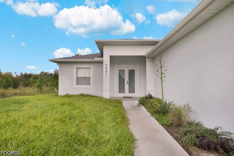 3 bedroom SingleFamilyResidence at 4391 66th Ave NE, Naples Bay Resort, Naples — photo 3