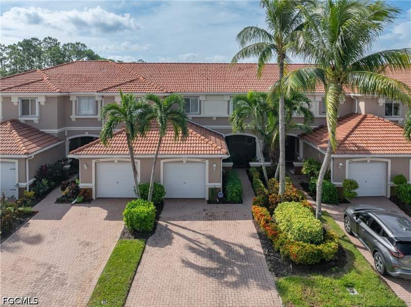3 bedroom Townhouse at 2444 Laurentina Ln, Bella Vida, Cape Coral — photo 3