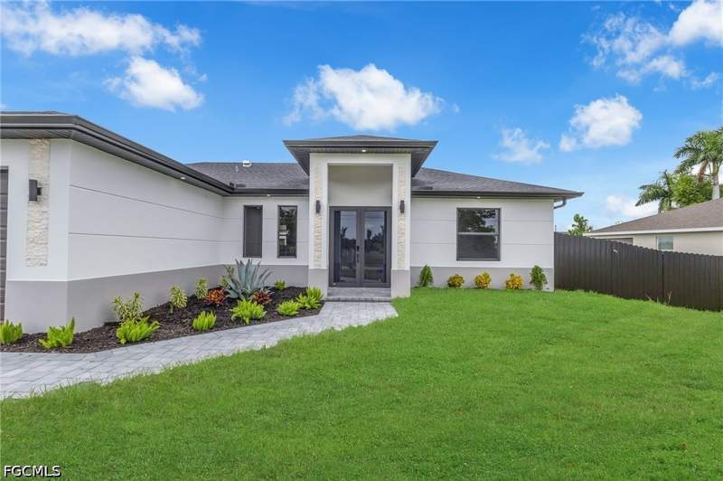 3 bedroom SingleFamilyResidence at 352 SW 24th Pl, Cape Coral, Cape Coral — photo 4