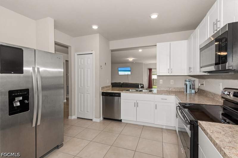 3 bedroom SingleFamilyResidence at 3004 45th St SW, Lehigh Acres, Lehigh Acres — photo 4
