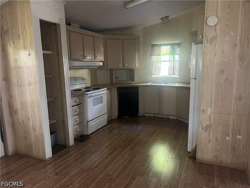 2 bedroom SingleFamilyResidence at 504 Water Oak Ave, Seminole Manor, Clewiston — photo 2