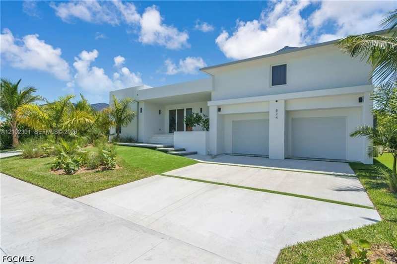 5 bedroom SingleFamilyResidence at 824 Rose Ct, Marco Island, Marco Island — photo 1