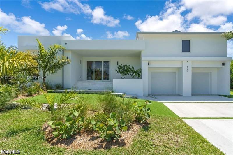 5 bedroom SingleFamilyResidence at 824 Rose Ct, Marco Island, Marco Island — photo 3