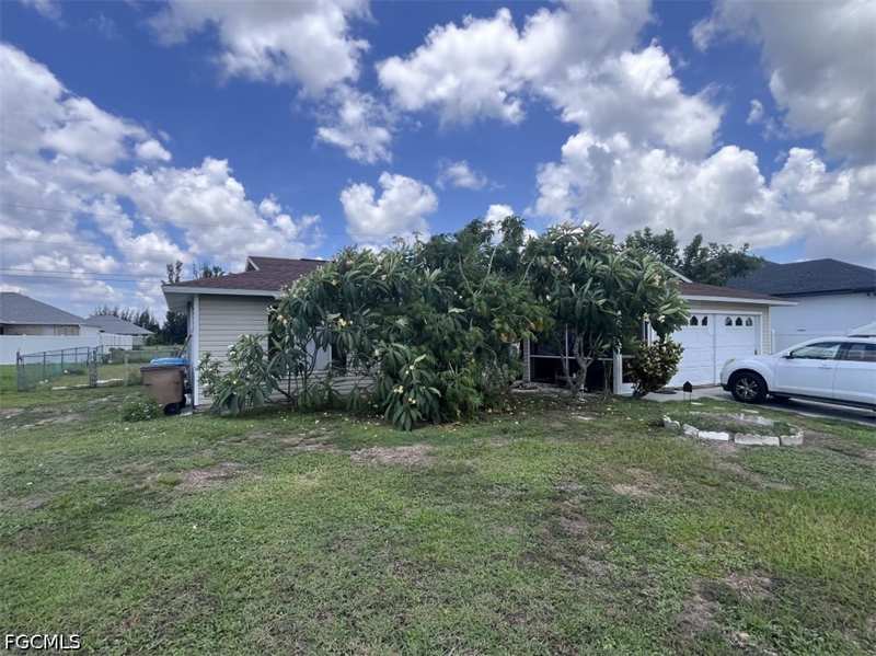 3 bedroom SingleFamilyResidence at 321 Tropicana Pkwy E, Cape Coral, Cape Coral — photo 1