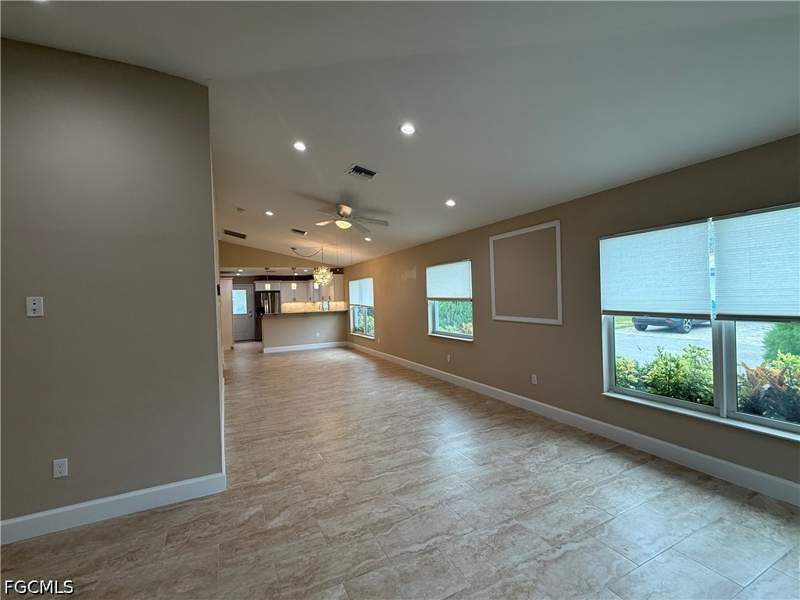 2 bedroom Attached at 204 Village Cir, City Village, Labelle — photo 5