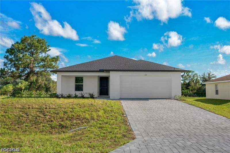 3 bedroom SingleFamilyResidence at 845 Glen Coy Ave, Lehigh Acres, Lehigh Acres — photo 3