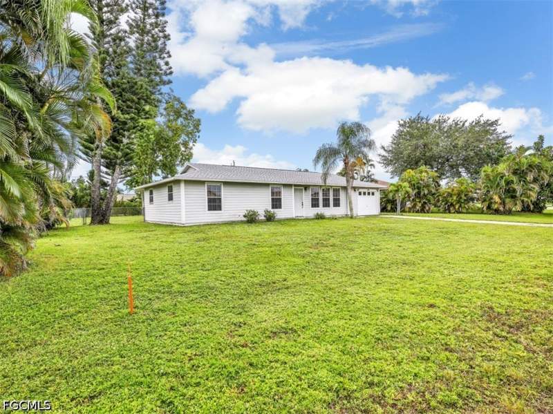 3 bedroom SingleFamilyResidence at 334 SW 28th Ter, Cape Coral, Cape Coral — photo 3