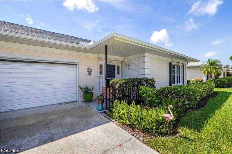2 bedroom Attached at 1226 Hazeltine Dr, Brandywine, Fort Myers — photo 2