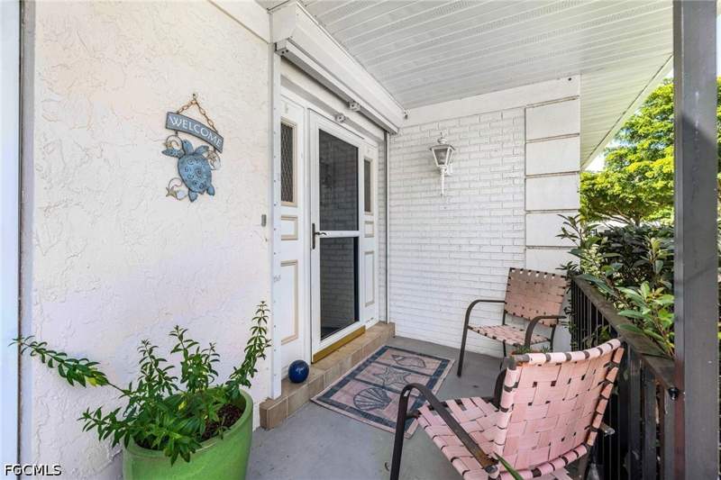 2 bedroom Attached at 1226 Hazeltine Dr, Brandywine, Fort Myers — photo 3