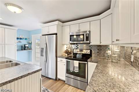 220 Curlew St, Fort Myers Beach FL - photo 11 of 41