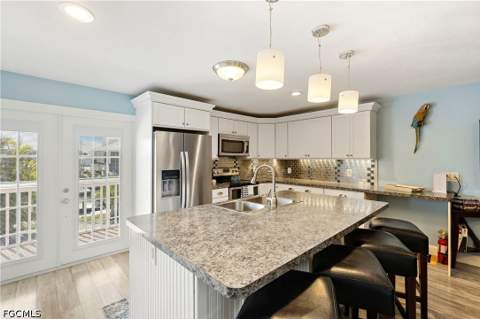 220 Curlew St, Fort Myers Beach FL - photo 12 of 41