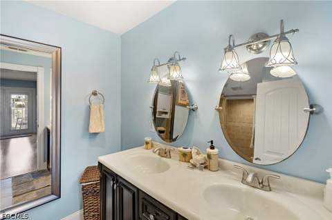 220 Curlew St, Fort Myers Beach FL - photo 7 of 41