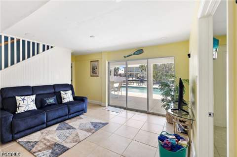 220 Curlew St, Fort Myers Beach FL - photo 8 of 41