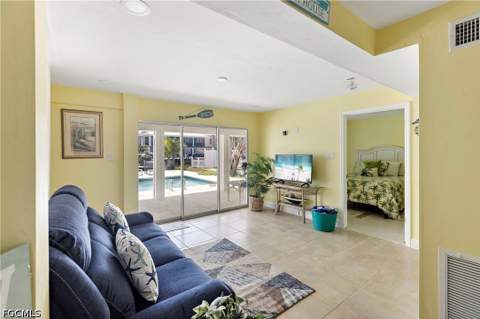 220 Curlew St, Fort Myers Beach FL - photo 9 of 41