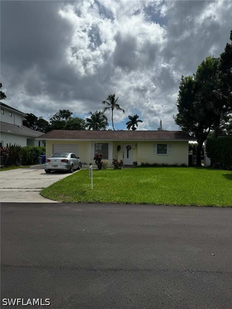 2 bedroom SingleFamilyResidence at 1270 10th Ave N, Lake Forest, Naples — photo 1
