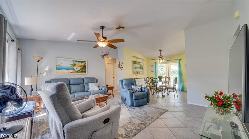 3 bedroom SingleFamilyResidence at 929 SE 6th Ter, Cape Coral, Cape Coral — photo 3