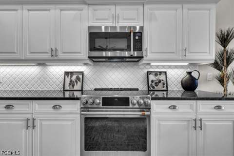 3750 Lakeview Isle Ct, Fort Myers FL - photo 19 of 60