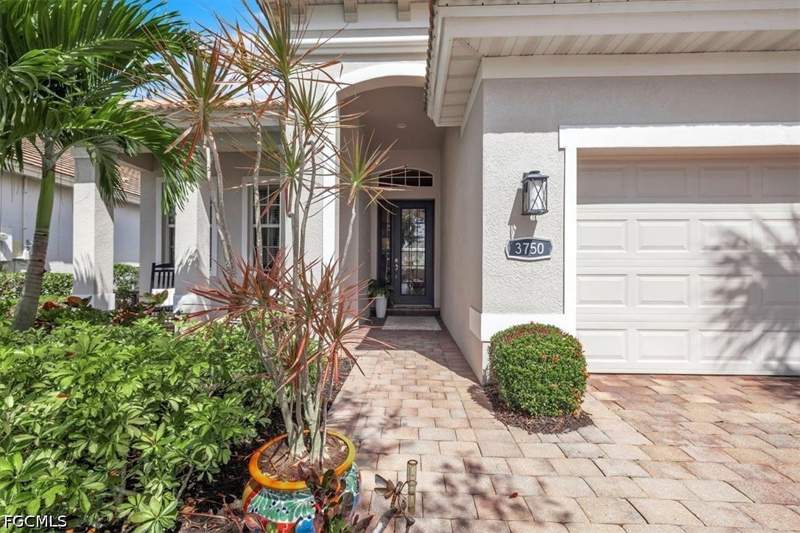 3 bedroom SingleFamilyResidence at 3750 Lakeview Isle Ct, Lakeview, Fort Myers — photo 2