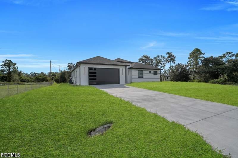 4 bedroom SingleFamilyResidence at 1704 Clayton Ave, Lehigh Acres, Lehigh Acres — photo 2