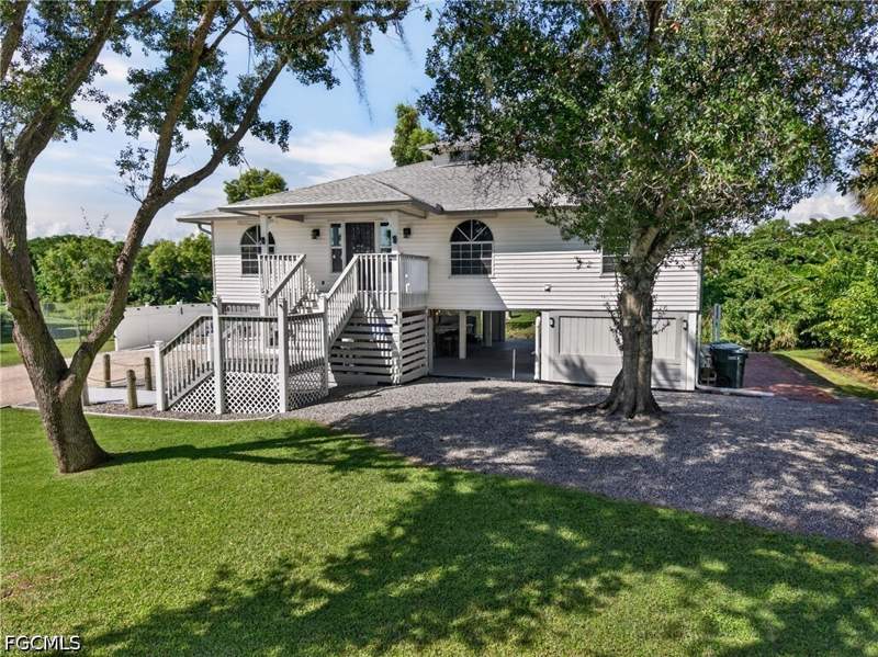 3 bedroom SingleFamilyResidence at 13370 Almond Dr, Fort Myers, Fort Myers — photo 3