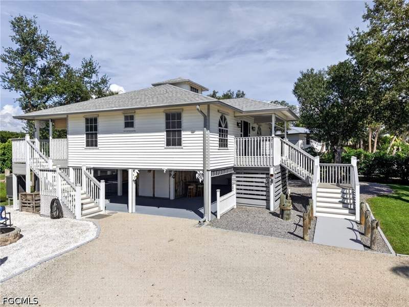 3 bedroom SingleFamilyResidence at 13370 Almond Dr, Fort Myers, Fort Myers — photo 4
