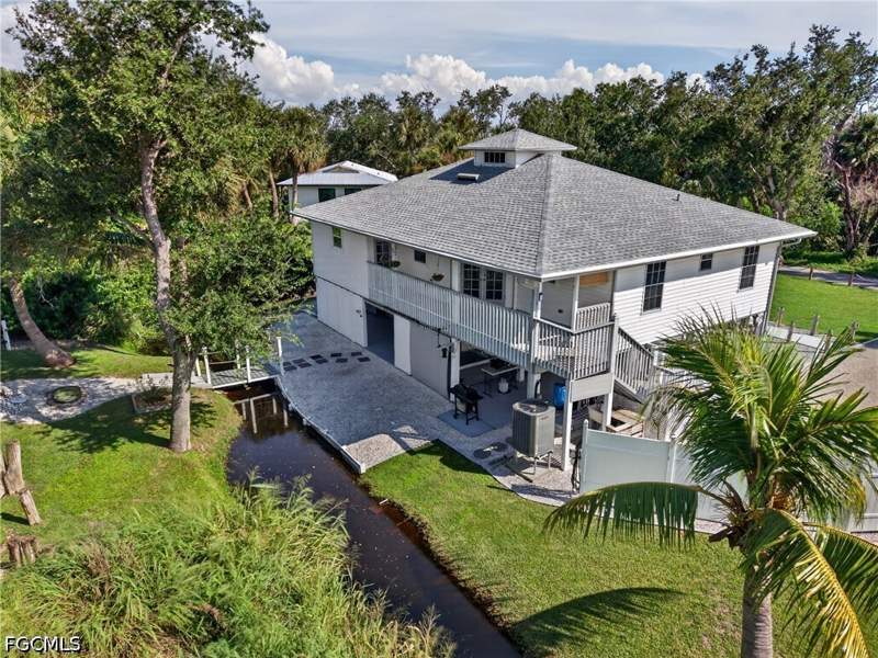 3 bedroom SingleFamilyResidence at 13370 Almond Dr, Fort Myers, Fort Myers — photo 5