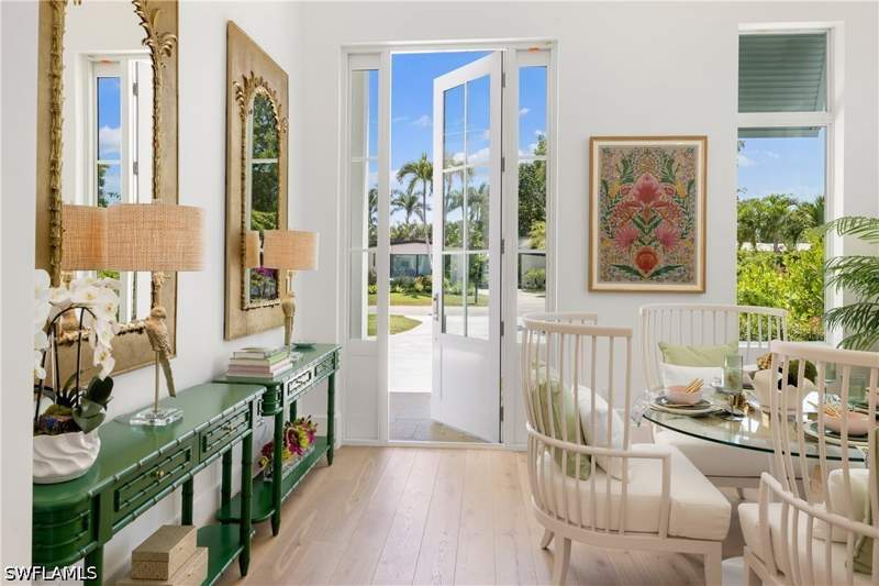 4 bedroom SingleFamilyResidence at 757 Broad Ct S, Olde Naples, Naples — photo 2