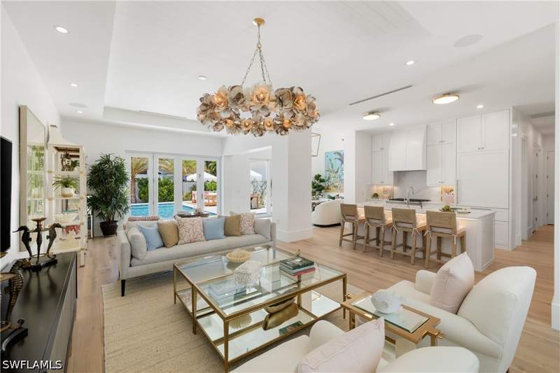 4 bedroom SingleFamilyResidence at 757 Broad Ct S, Olde Naples, Naples — photo 4