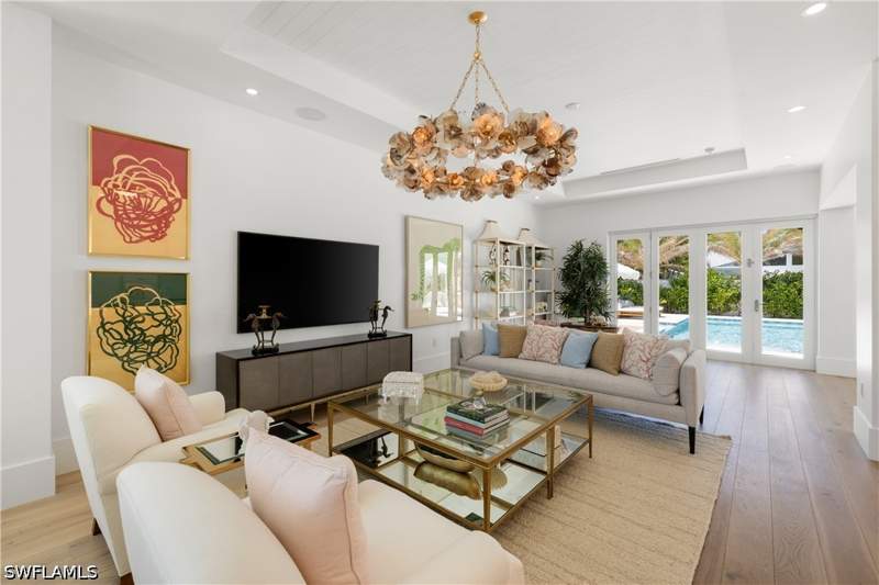 4 bedroom SingleFamilyResidence at 757 Broad Ct S, Olde Naples, Naples — photo 5