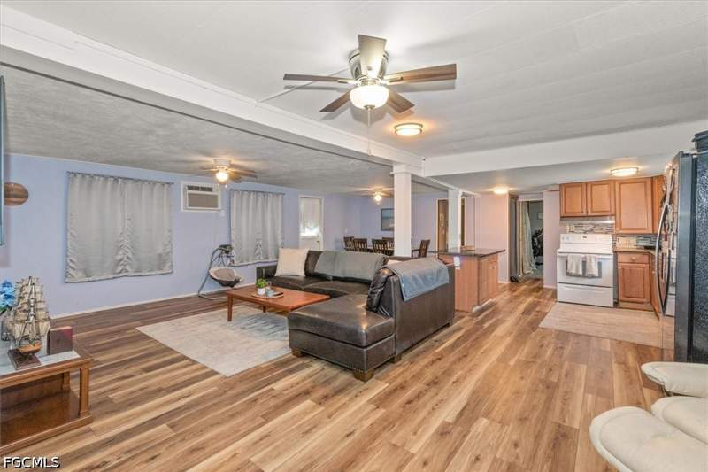 3 bedroom ManufacturedHome at 12051 Cypress Dr, Iona Gardens, Fort Myers — photo 5