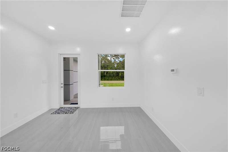 3 bedroom SingleFamilyResidence at 607 W 6th St, Lehigh Acres, Lehigh Acres — photo 4