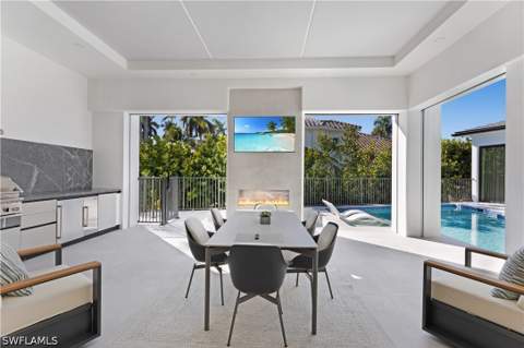 2485 Crayton Rd, Naples FL - photo 12 of 34