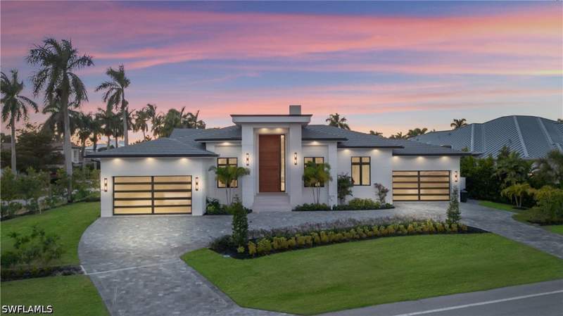 4 bedroom SingleFamilyResidence at 2485 Crayton Rd, Moorings, Naples — photo 2