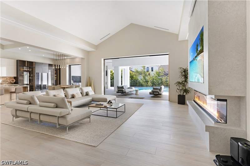 4 bedroom SingleFamilyResidence at 2485 Crayton Rd, Moorings, Naples — photo 5