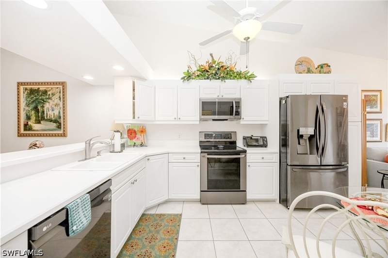 2 bedroom Condominium at 6730 Beach Resort Dr 8, Falling Waters Beach Resort, Naples — photo 5