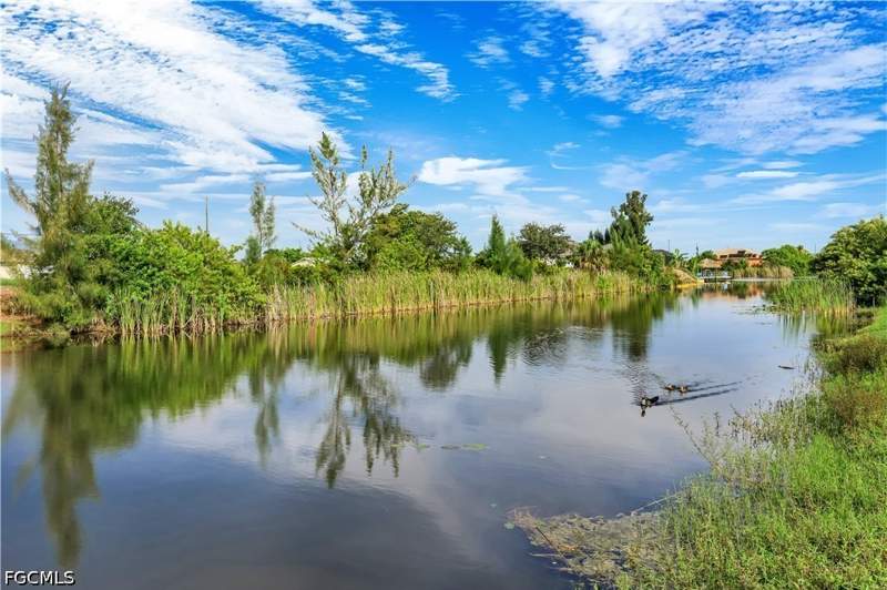 4 bedroom SingleFamilyResidence at 1822 NE 1st Pl, Cape Coral, Cape Coral — photo 4