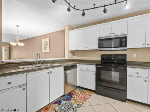 1211 Commonwealth Cir C - 104, Naples FL - photo 11 of 31