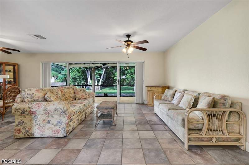3 bedroom SingleFamilyResidence at 5248 Versaille Ct, Cape Coral, Cape Coral — photo 5