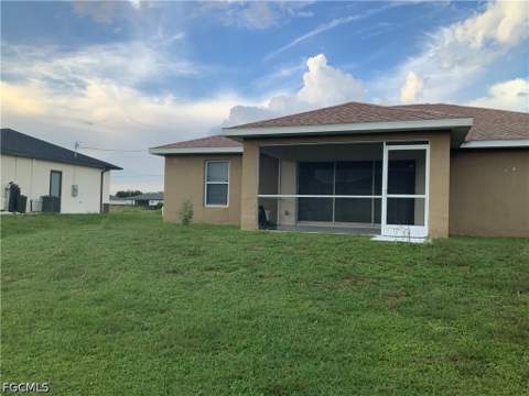 4001 10th St SW, Lehigh Acres FL - photo 8 of 39