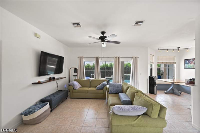 3 bedroom SingleFamilyResidence at 17199 Malaga Rd, San Carlos Park, Fort Myers — photo 3