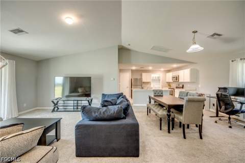 524 NE 16th Ter, Cape Coral FL - photo 10 of 37