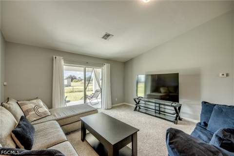 524 NE 16th Ter, Cape Coral FL - photo 9 of 37