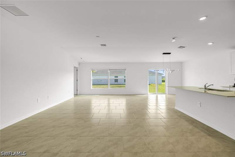 4 bedroom SingleFamilyResidence at 19941 Green Pasture Rd, Savanna Lakes, Lehigh Acres — photo 2