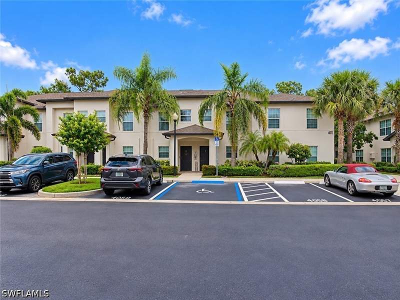3 bedroom Townhouse at 9076 Gervais Cir 408, The Vistas, Naples — photo 2