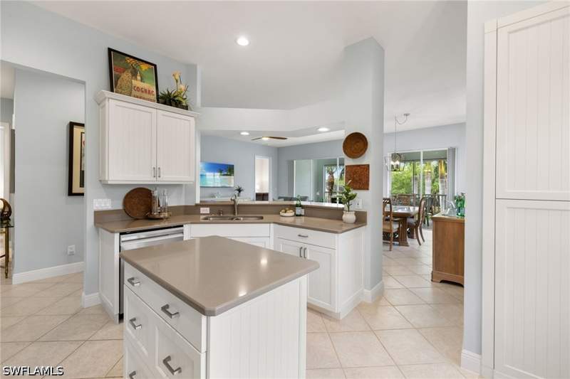 2 bedroom Condominium at 5035 Yacht Harbor Dr 203, Marina Cove, Naples — photo 5