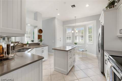5035 Yacht Harbor Dr 203, Naples FL - photo 6 of 40